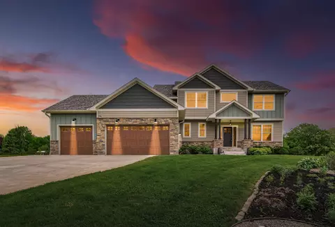 214 Cedar Lake Ct, New Prague, MN 56071