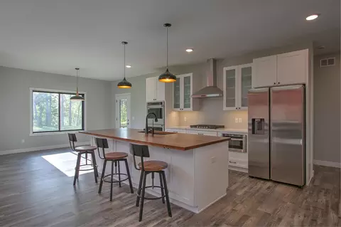 Kitchen - 19903 Ann River Trl, Mora, MN 55051 photo 4 of 5
