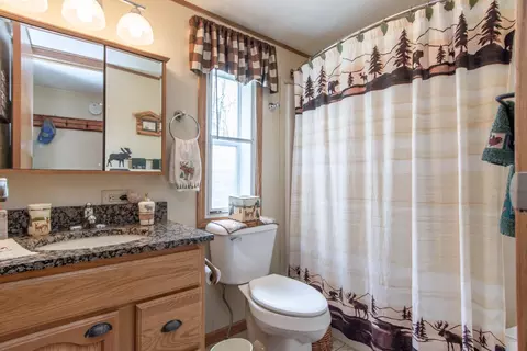 Bath - 51223 221st Pl, Mcgregor, MN 55760 photo 3 of 4