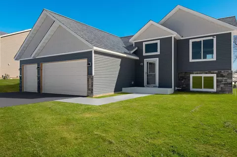 106 Maple Ct, Cannon Falls, MN 55009