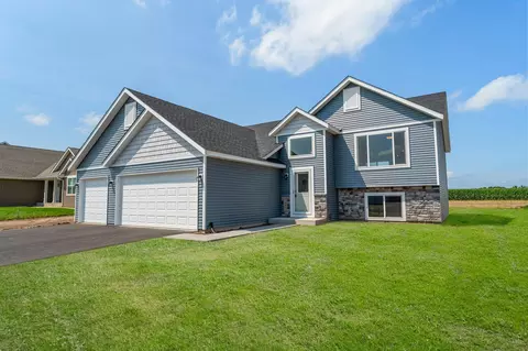 106 Maple Ct, Cannon Falls, MN 55009