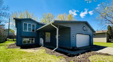 260 Balsam Dr, Foley, MN 56329