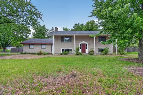7856 Florida Cir N, Brooklyn Park, MN 55445