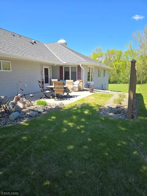 105 Sellards Ave, Dassel, MN 55325