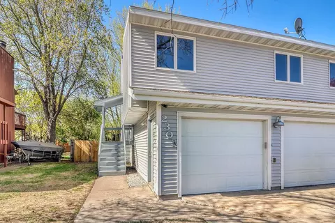 2303 18th St S, Fargo, ND 58103