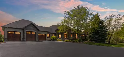 19700 Oak Grove Ave, Prior Lake, MN 55372