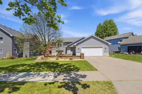912 Juniper Ave W, Northfield, MN 55057