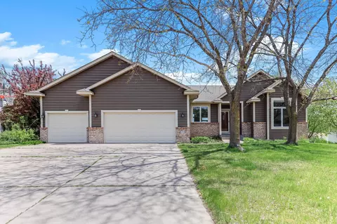 3749 Fox Trl, Saint Bonifacius, MN 55375