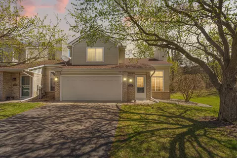 15325 Greenhaven Ln #106, Burnsville, MN 55306