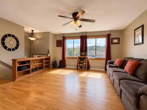 Living - 1035 Balsam Ave, La Crescent, MN 55947 photo 1 of 2