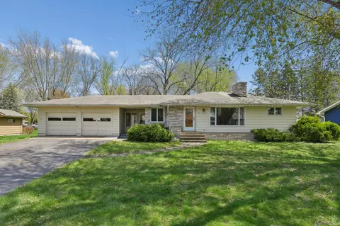 30625 Broadway St, Lindstrom, MN 55045