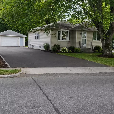 5815 42nd Ave N, Robbinsdale, MN 55422