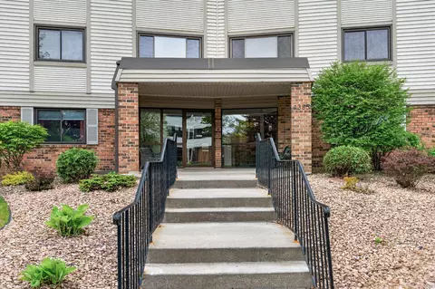 4385 Trenton Ln N #102, Plymouth, MN 55442