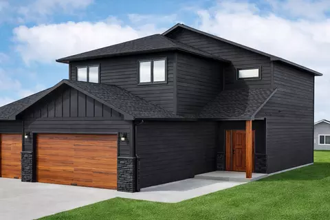 3844 Prairie Ln, Moorhead, MN 56560