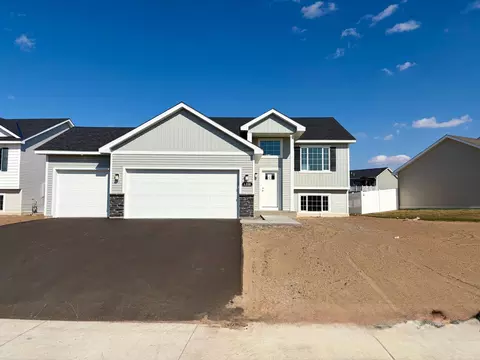 1404 Woods Rd NE, Isanti, MN 55040