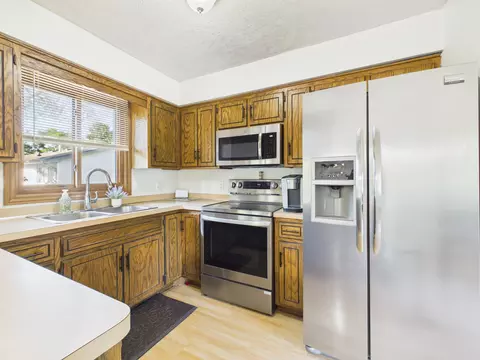 Kitchen - 7500 119th Ave N, Champlin, MN 55316 photo 2 of 2