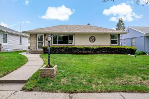1552 Hoyt Ave E, Saint Paul, MN 55106