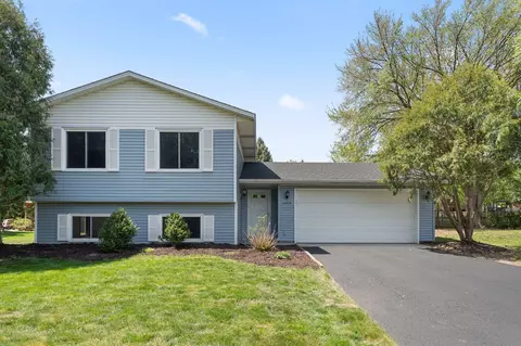 10276 Winter Pl, Eden Prairie, MN 55347