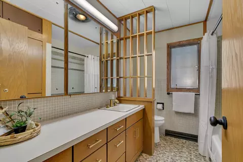 Bath - 420 6th Ave N, Cold Spring, MN 56320 photo 2 of 4