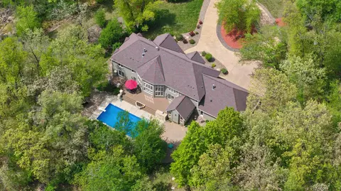 18751 Knollwood Cir, Lakeville, MN 55044