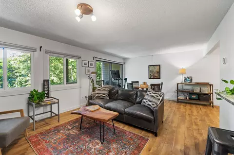8948 Neill Lake Rd #155, Eden Prairie, MN 55347