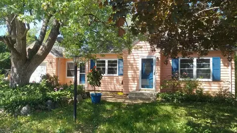4760 Dominick Dr, Hopkins, MN 55343