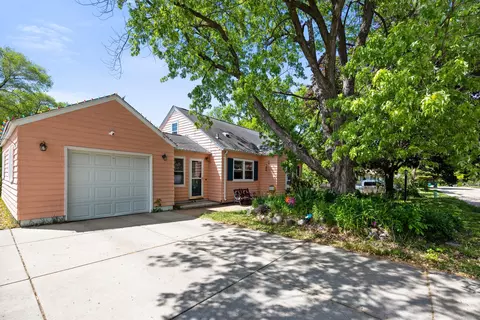 4760 Dominick Dr, Hopkins, MN 55343