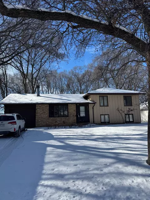 10656 Wren St NW, Coon Rapids, MN 55433