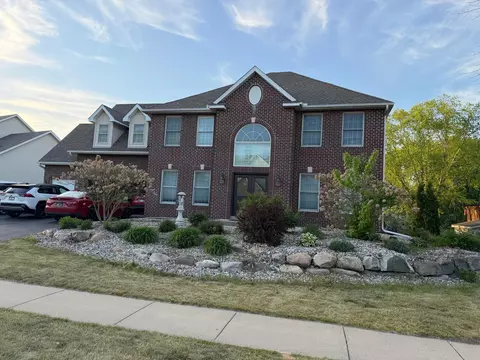 6453 Oxford Rd N, Shakopee, MN 55379