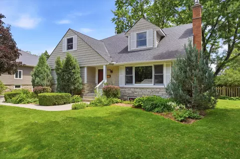 7109 Heatherton Trl, Edina, MN 55435