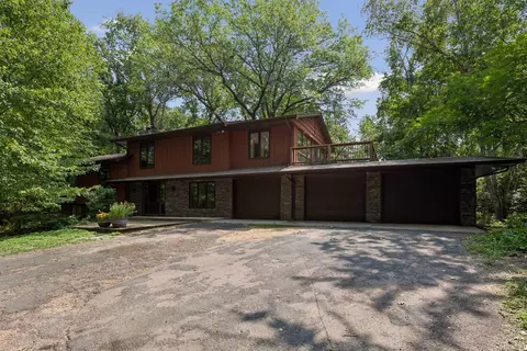 34 N Oaks Rd, North Oaks, MN 55127