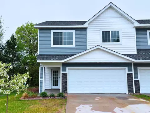 39571 Oak Park Trl, North Branch, MN 55056