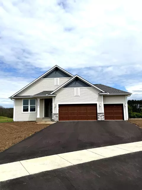 1575 Applegate Rd, New Richmond, WI 54017