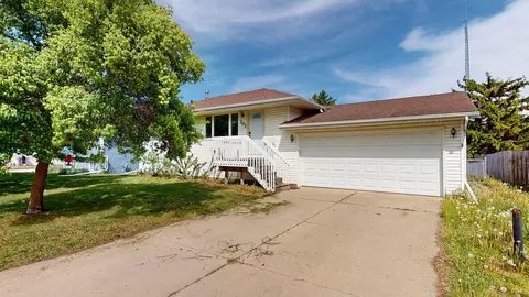 107 9th Ave NE, Dodge Center, MN 55927