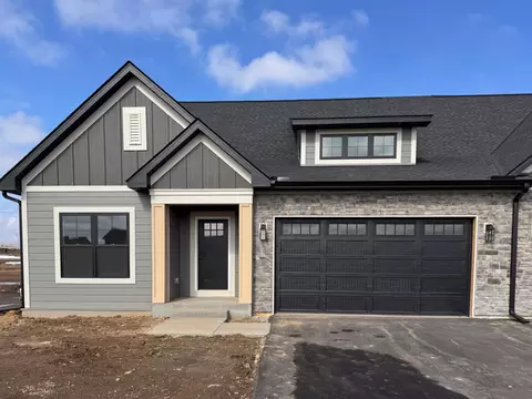 18636 Icebox Ln, Lakeville, MN 55044