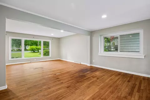 Living - 5069 Bartlett Blvd, Mound, MN 55364 photo 2 of 5