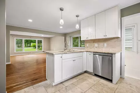 Kitchen - 5069 Bartlett Blvd, Mound, MN 55364 photo 3 of 3