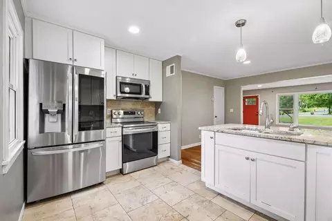 Kitchen - 5069 Bartlett Blvd, Mound, MN 55364 photo 1 of 3