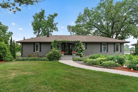 7805 Gloria Cir, Mounds View, MN 55112