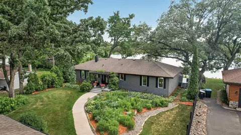 7805 Gloria Cir, Mounds View, MN 55112