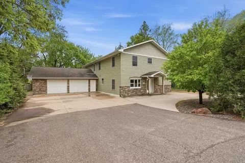 870 County Road F E, Vadnais Heights, MN 55127