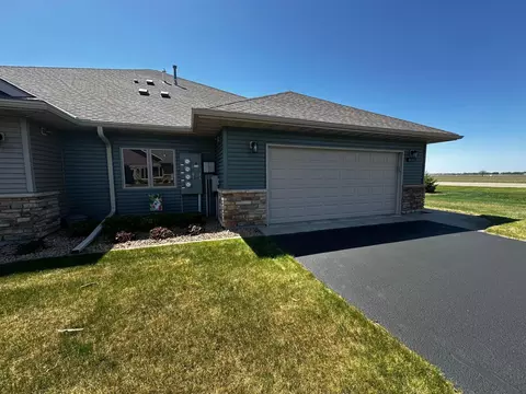 1636 Thunderbird Rd #11, Marshall, MN 56258 photo 5