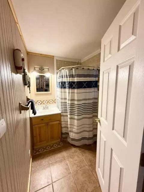 Bath - 45936 Devils Lake Rd, Perham, MN 56573 photo 1 of 3