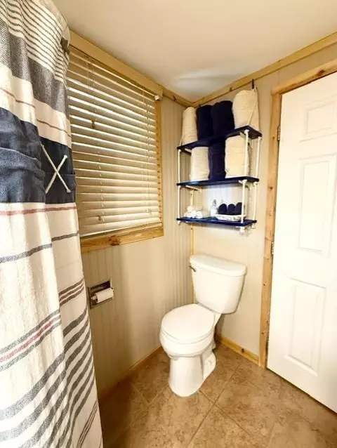 Bath - 45936 Devils Lake Rd, Perham, MN 56573 photo 3 of 3