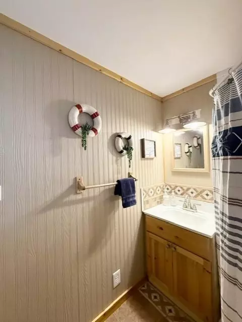 Bath - 45936 Devils Lake Rd, Perham, MN 56573 photo 2 of 3