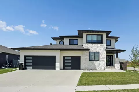 2402 N Pond Dr E, West Fargo, ND 58078