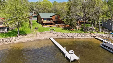 32940 Nueman Trl, Lindstrom, MN 55045