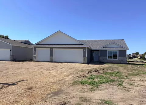 2990 Saint Paul Rd, Owatonna, MN 55060