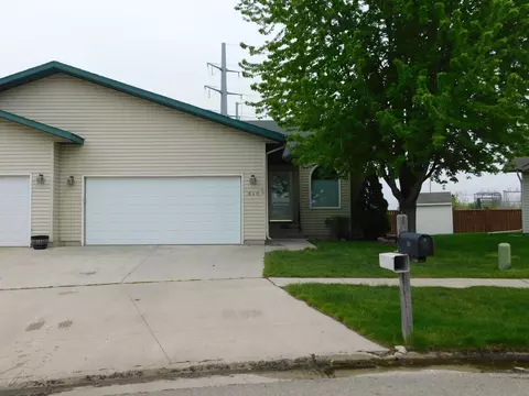 840 Lakeridge Pl, West Fargo, ND 58078