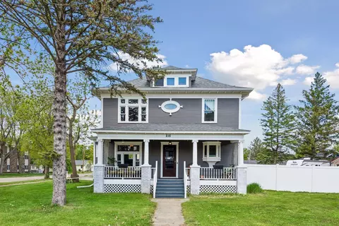 215 3rd St SE, Cokato, MN 55321